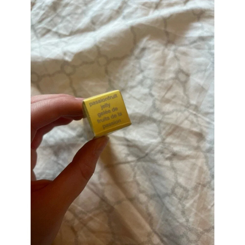 Rhode passionfruit peptide lip treatment new‎ rare